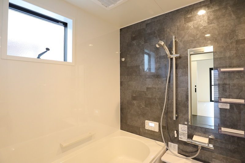 熊本市西区松尾1丁目　新築一戸建て　2号地モデルハウス　浴室　浴室暖房乾燥機付きで部屋干しも出来ます。