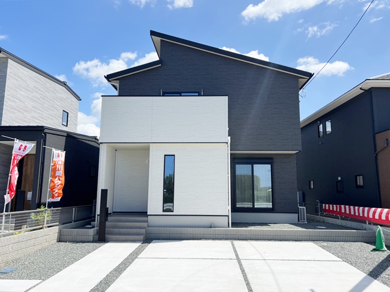熊本市西区小島７丁目　新築一戸建て　1号地モデルハウス【白とグレーを使ったシンプルな外観】