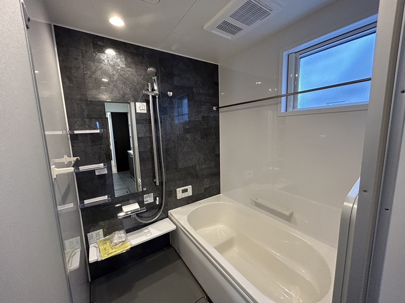 熊本市西区小島７丁目　新築一戸建て　2号地モデルハウス　【浴室換気乾燥機付きの浴室！　部屋干しもできます！】