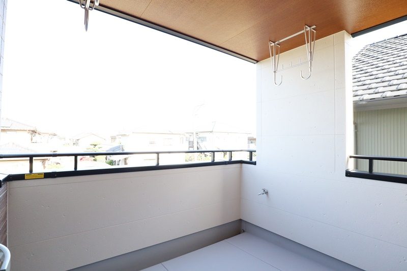 熊本市中央区出水　新築一戸建て　2号地モデルハウス【広さのあるバルコニー　物干し金具付きで洗濯物も干せます！！】