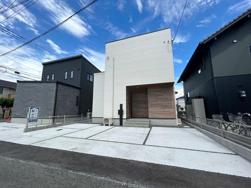熊本市中央区出水　新築一戸建て　2号地モデルハウス【駐車スペースも３台分完備！来客時も安心！！】