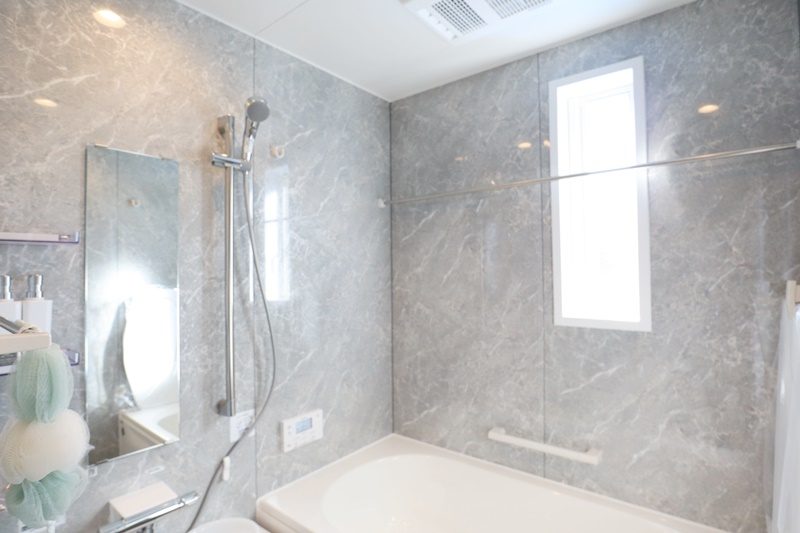 熊本市中央区出水８丁目　1号地モデルハウス　浴室　【浴室換気乾燥機付きの浴室　雨の日でも部屋干しができます！】