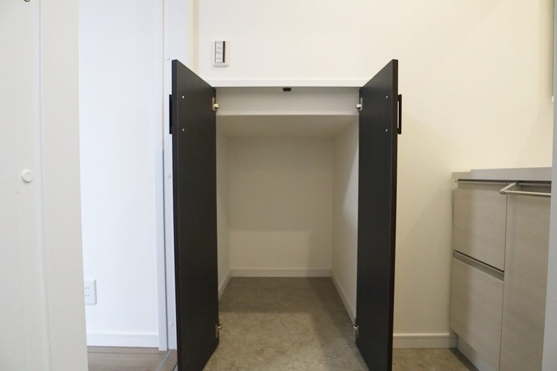 FN若葉6丁目　新築一戸建て　洗面室床下収納　【洗面台横にデッドスペースを有効活用し、収納スペースを設けました！】