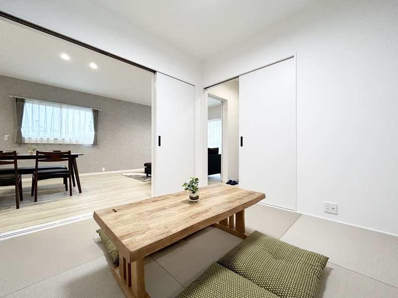 熊本市南区八文字町　新築一戸　3号地モデルハウス　和室　家具有