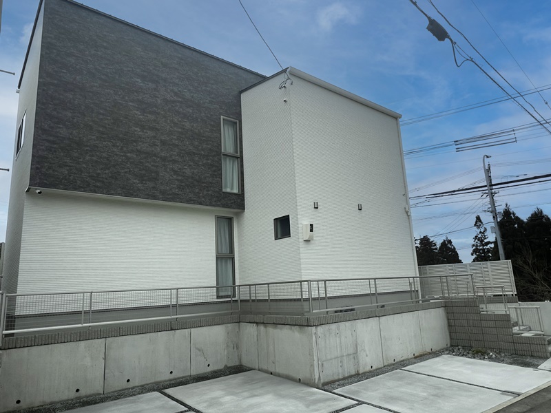 熊本市東区桜木4丁目　新築一戸建て　1号地モデルハウス【駐車も3台可能となっているので、将来車が増えた際でも駐車スペースに困ることはありません！】