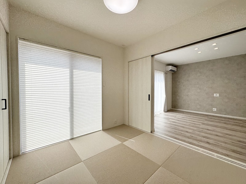 熊本市西区中島町　新築一戸建て　7号地モデルハウス【リビングからも目が届くのでお子様のお昼寝スペースとしても最適な和室！日光も取り込めるので暖かい1室になります！】