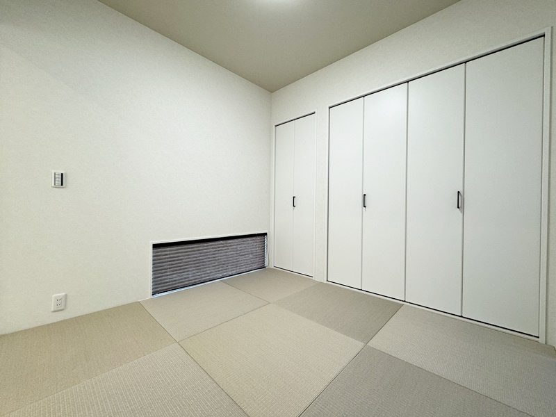 熊本市東区戸島5丁目　新築一戸建て　5号地モデルハウス【リビングからも目が届く和室なので、お子様のお昼寝スペースや家事スペース、来客スペースなど多様な使い方ができる便利な和室になっています！】
