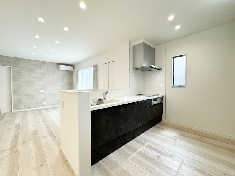 熊本市中央区出水６丁目　新築一戸建て　１号地モデルハウス　キッチン