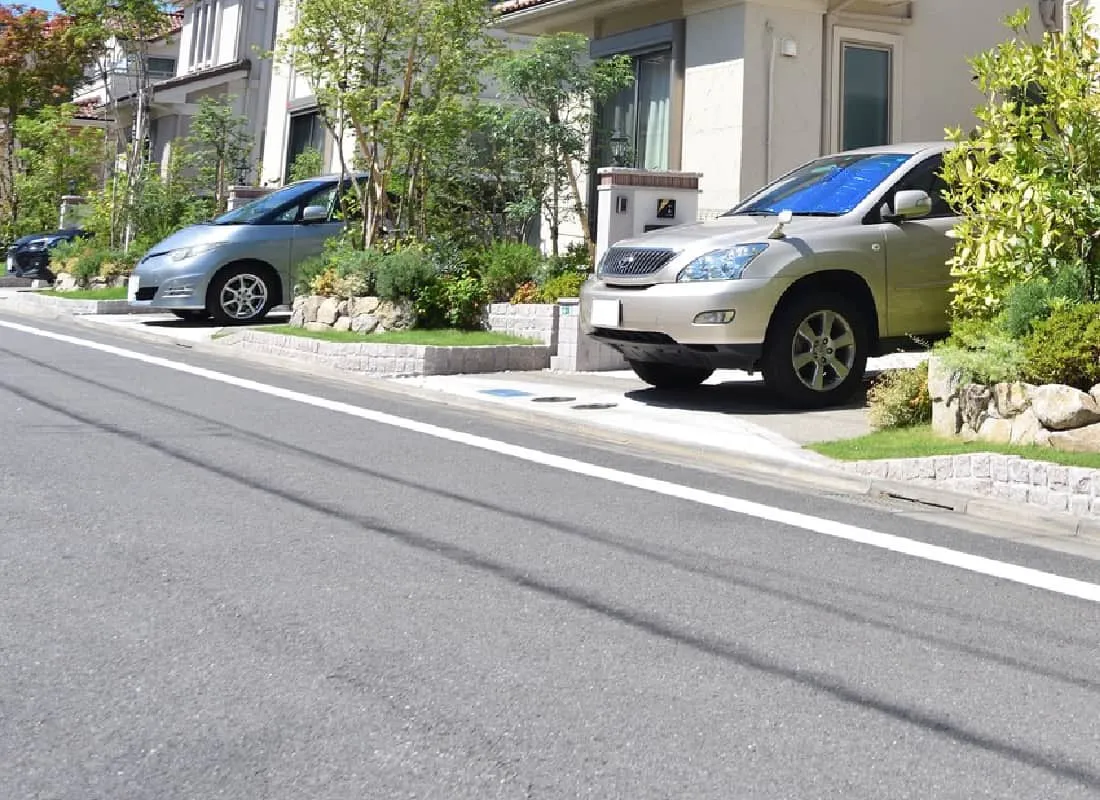 住宅前の道路