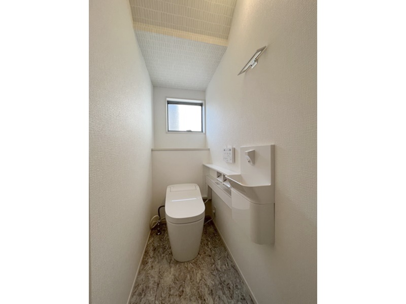 3号地　1階トイレはPanasonicアラウーノを使用しています。2種類の泡で汚れをしっかり落とします！トイレに手洗い場がついているため、わざわざ洗面室に行かなくても大丈夫です！