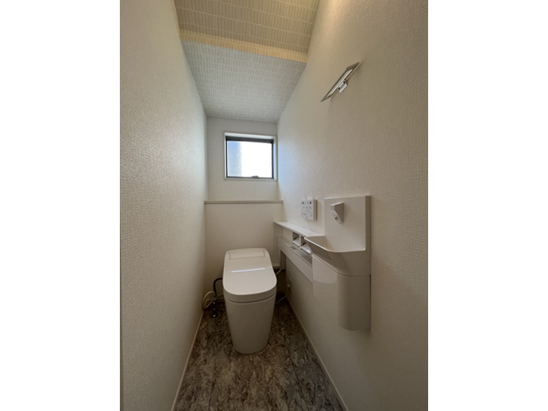 3号地　1階トイレはPanasonicアラウーノを使用しています。2種類の泡で汚れをしっかり落とします！トイレに手洗い場がついているため、わざわざ洗面室に行かなくても大丈夫です！
