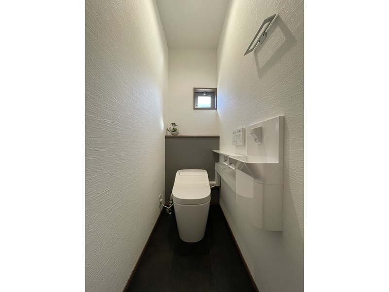 3号地　1階トイレはPanasonicのアラウーノを使用！しっかり落とす激落ちバブルで、面倒なトイレ掃除の時間を減らし毎日清潔に保つことで家事時間を節約！