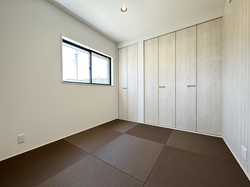3号地　4.5帖の和室。畳はDAIKENの「清流」を使用しており、通常のイ草の畳に比べて傷つきにくくカビやダニが発生しにくい素材になっています。