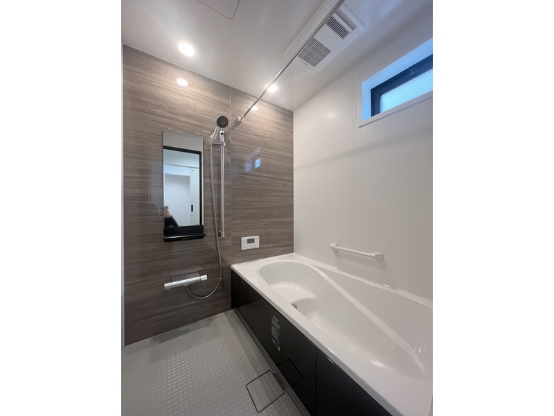 2号地　浴室はLIXILを採用しました。ランドリーパイプを設置し浴室干しを可能にしました！