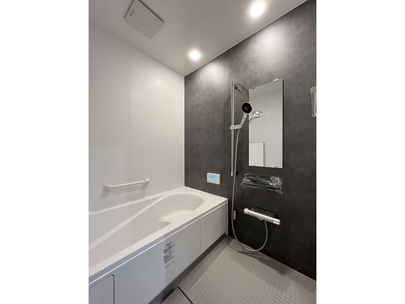 3号地　浴室はLIXILを採用しました。滑りにくい床材を使用し、急な転倒を防ぎます！